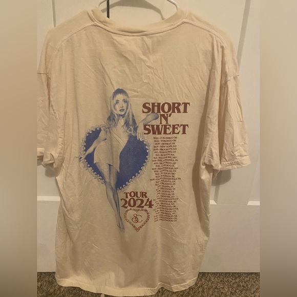 Sabrina Carpenter Short n Sweet Tour Tee - Picture 2 of 3